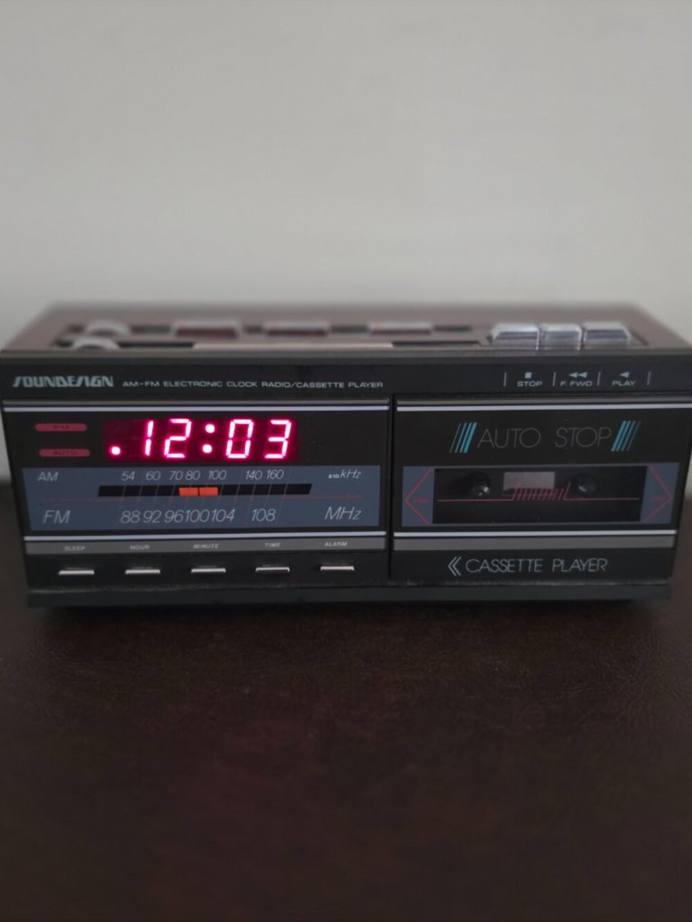 Vintage Soundesign AM/FM Cassette Digital Alarm Clock Model #3838WAL